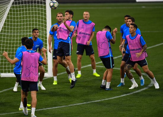 Футбол. Лига чемпионов. Тренировка ФК "Зенит"