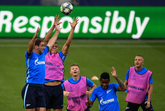 Футбол. Лига чемпионов. Тренировка ФК "Зенит"