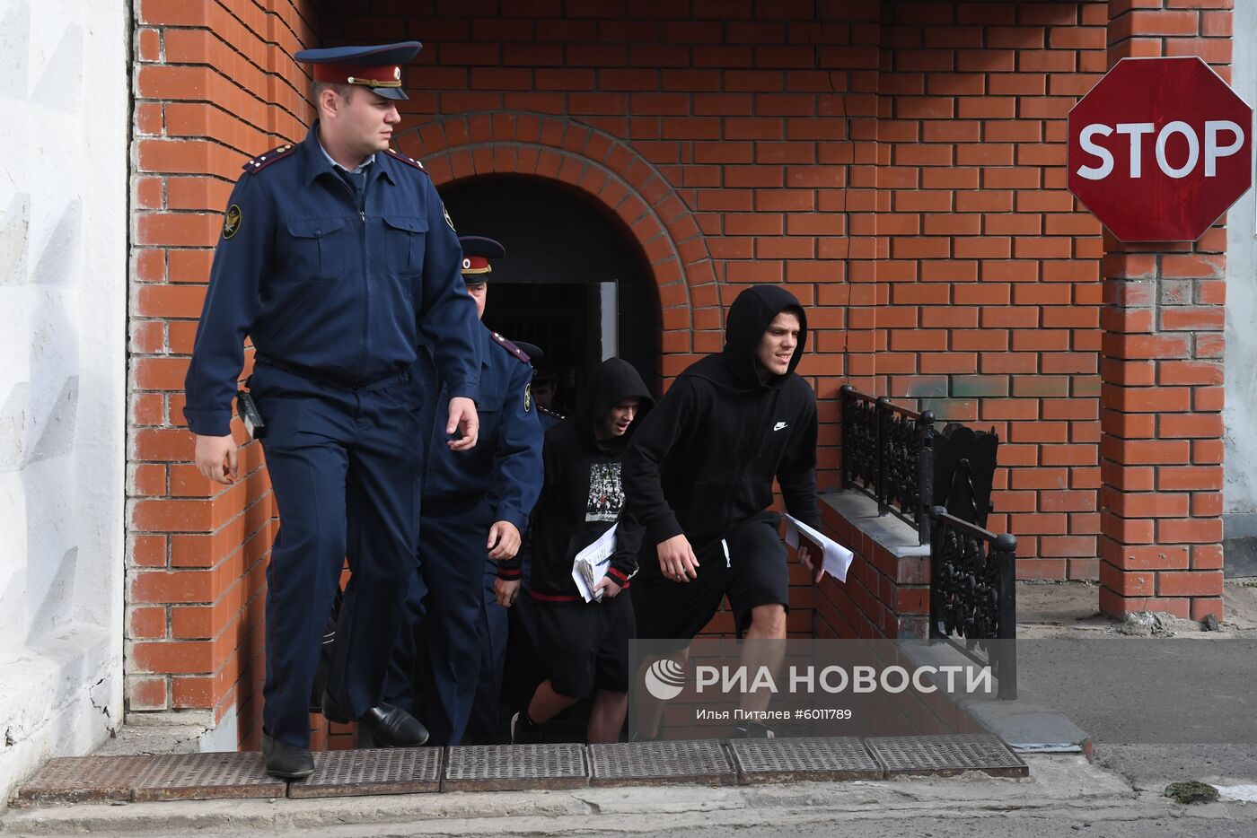 Футболистов П. Мамаева и А. Кокорина освободили из колонии по УДО