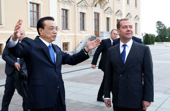 Рабочая поездка премьер-министра РФ Д. Медведева в Санкт-Петербург