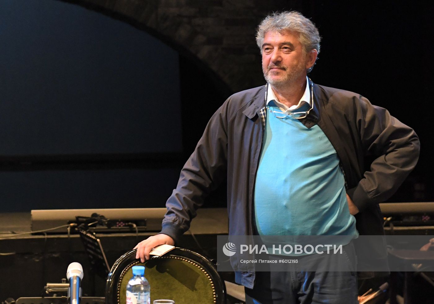 Сбор труппы в театре "Мастерская Петра Фоменко"