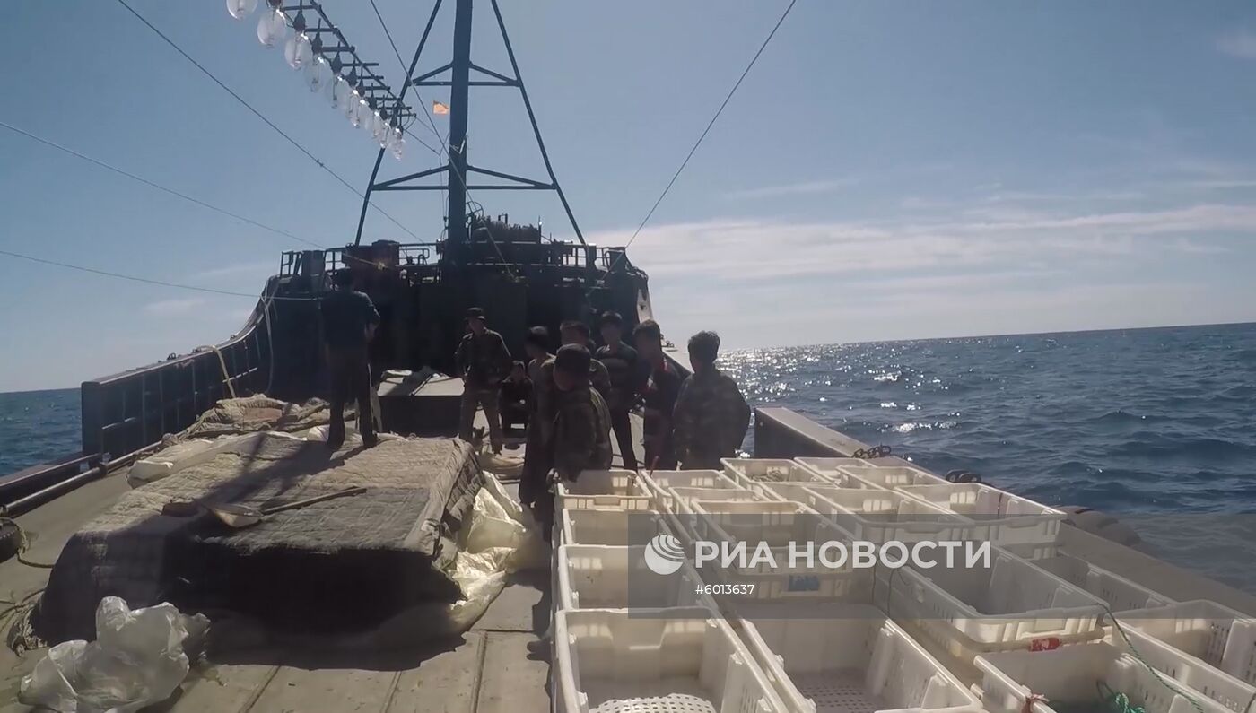 ФСБ РФ задержала браконьеров из КНДР в Японском море