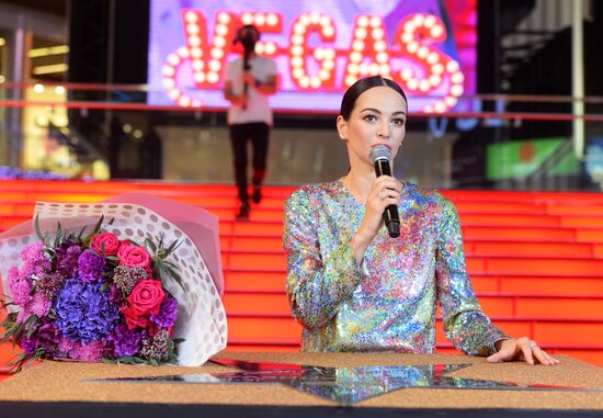 Открытие именной звезды Дианы Вишневой на аллее славы Vegas
