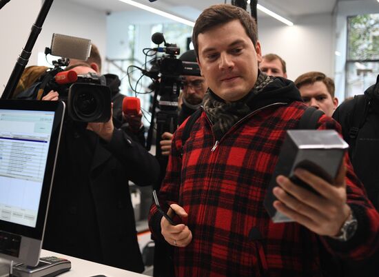 Старт продаж новых iPhone в России