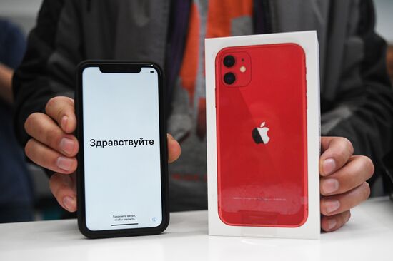 Старт продаж новых iPhone в России