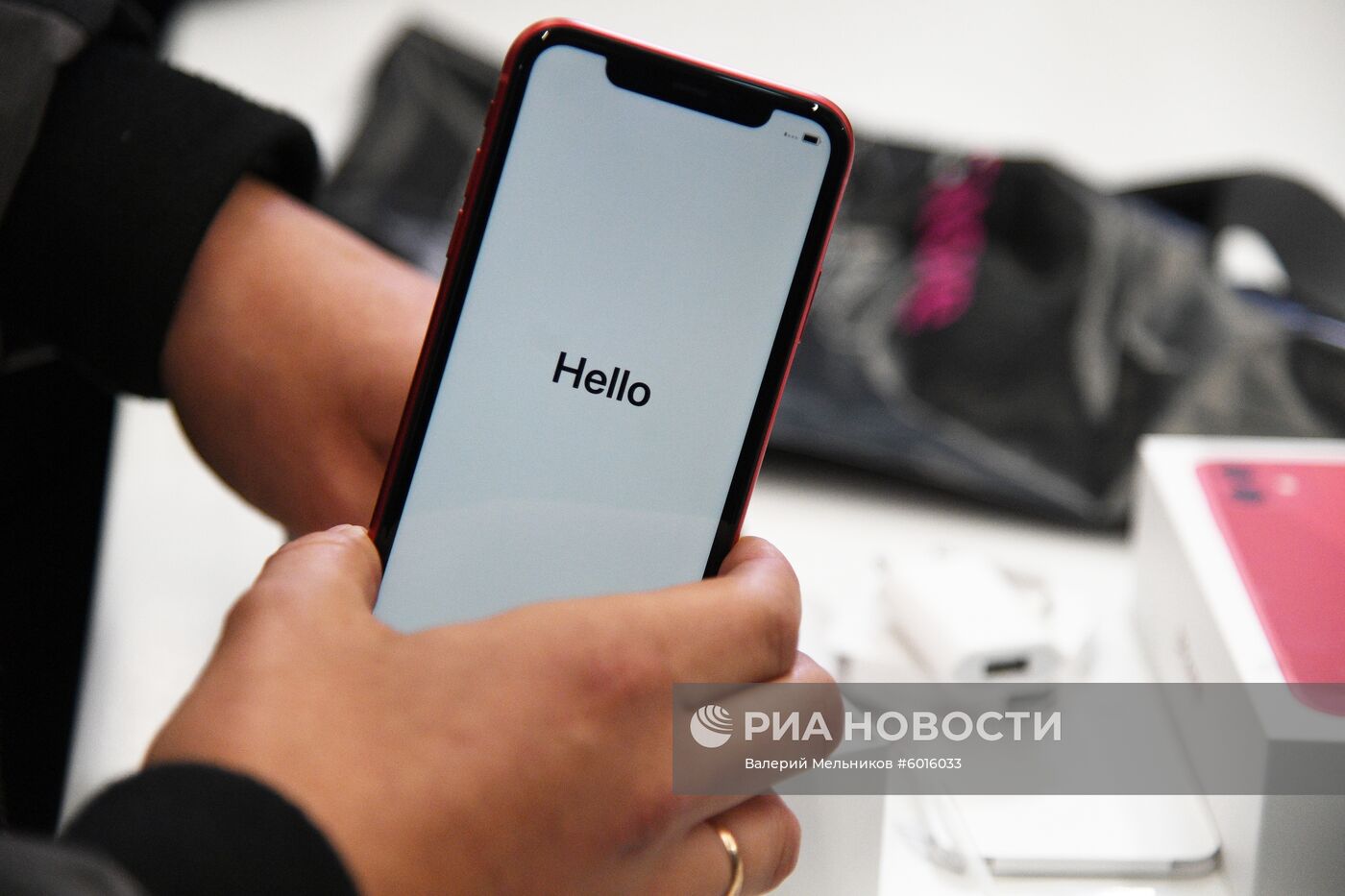 Старт продаж новых iPhone в России