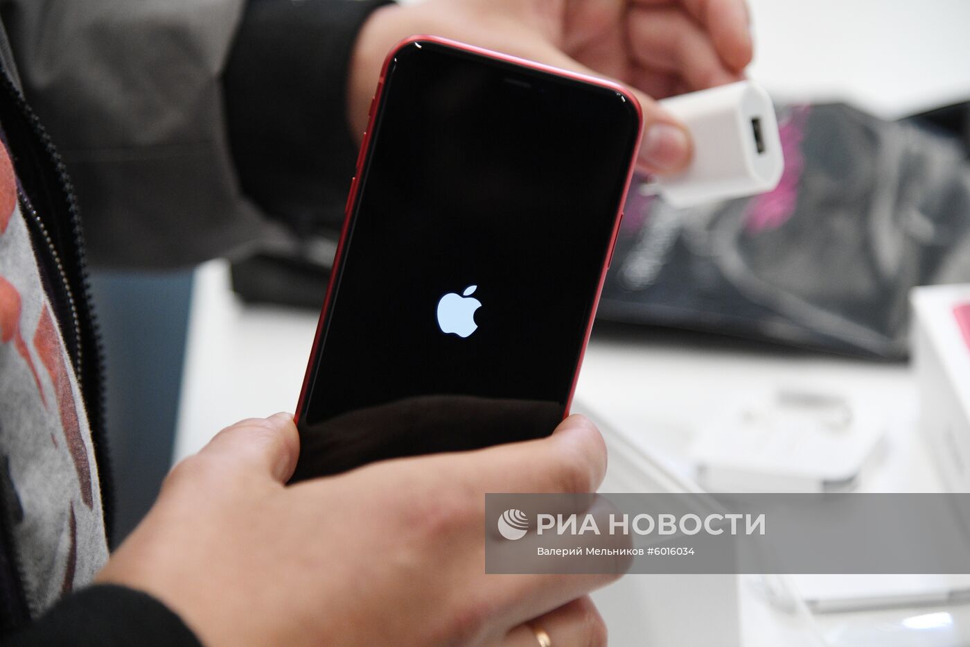 Старт продаж новых iPhone в России