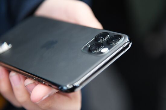 Старт продаж новых iPhone в России