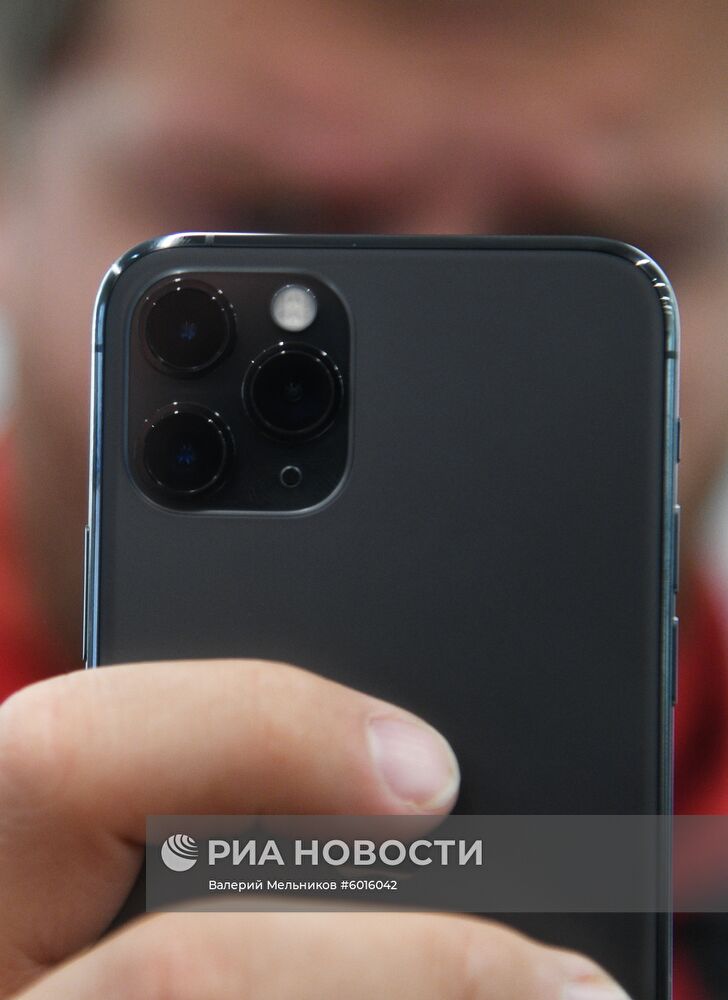 Старт продаж новых iPhone в России