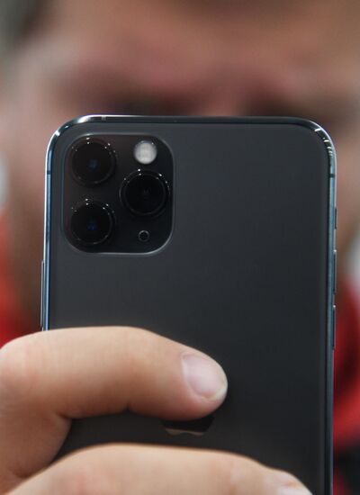 Старт продаж новых iPhone в России
