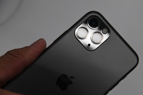 Старт продаж новых iPhone в России