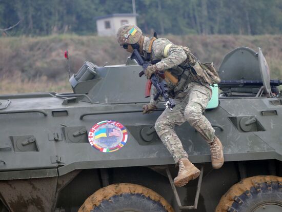 Международные военные учения Rapid Trident-2019 во Львовской области