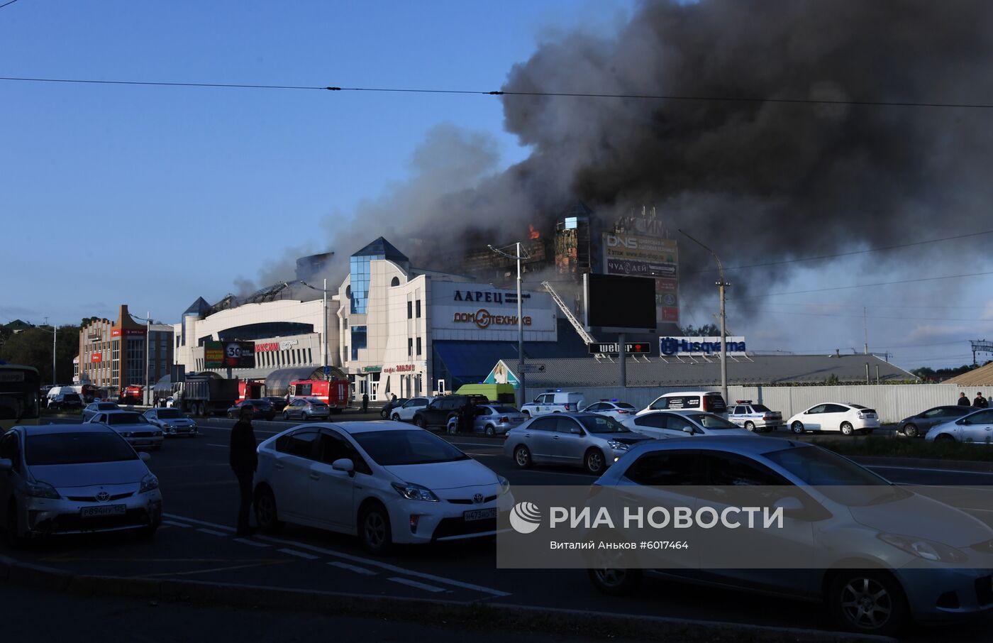 Пожар в ТЦ "Максим" во Владивостоке