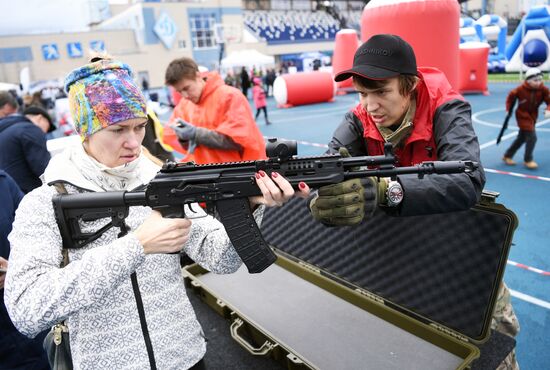 Празднование дня оружейника в Ижевске