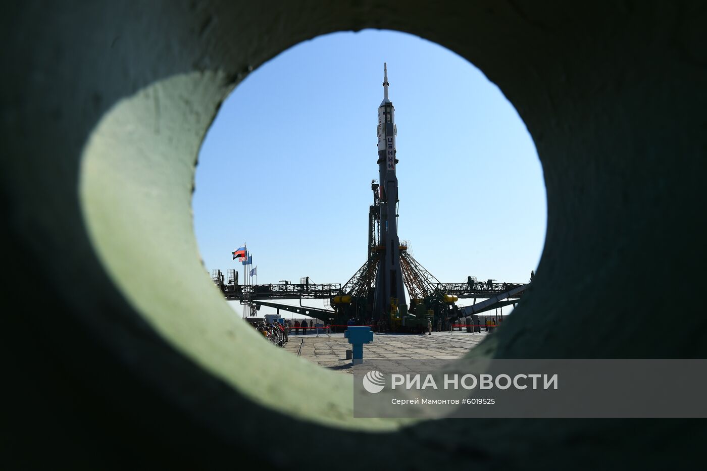 Вывоз РН "Союз-ФГ" с ТПК "Союз МС-15"