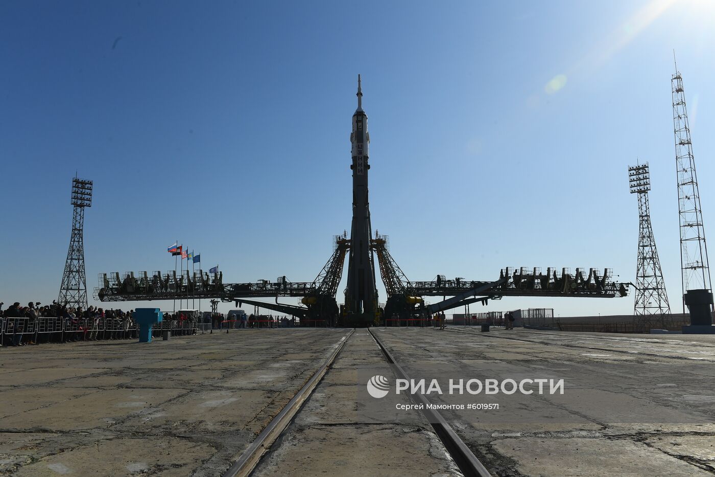 Вывоз РН "Союз-ФГ" с ТПК "Союз МС-15"