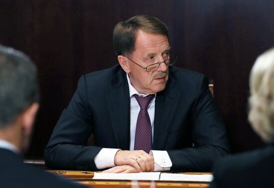 Премьер-министр РФ Д. Медведев провел совещание с вице-премьерами РФ