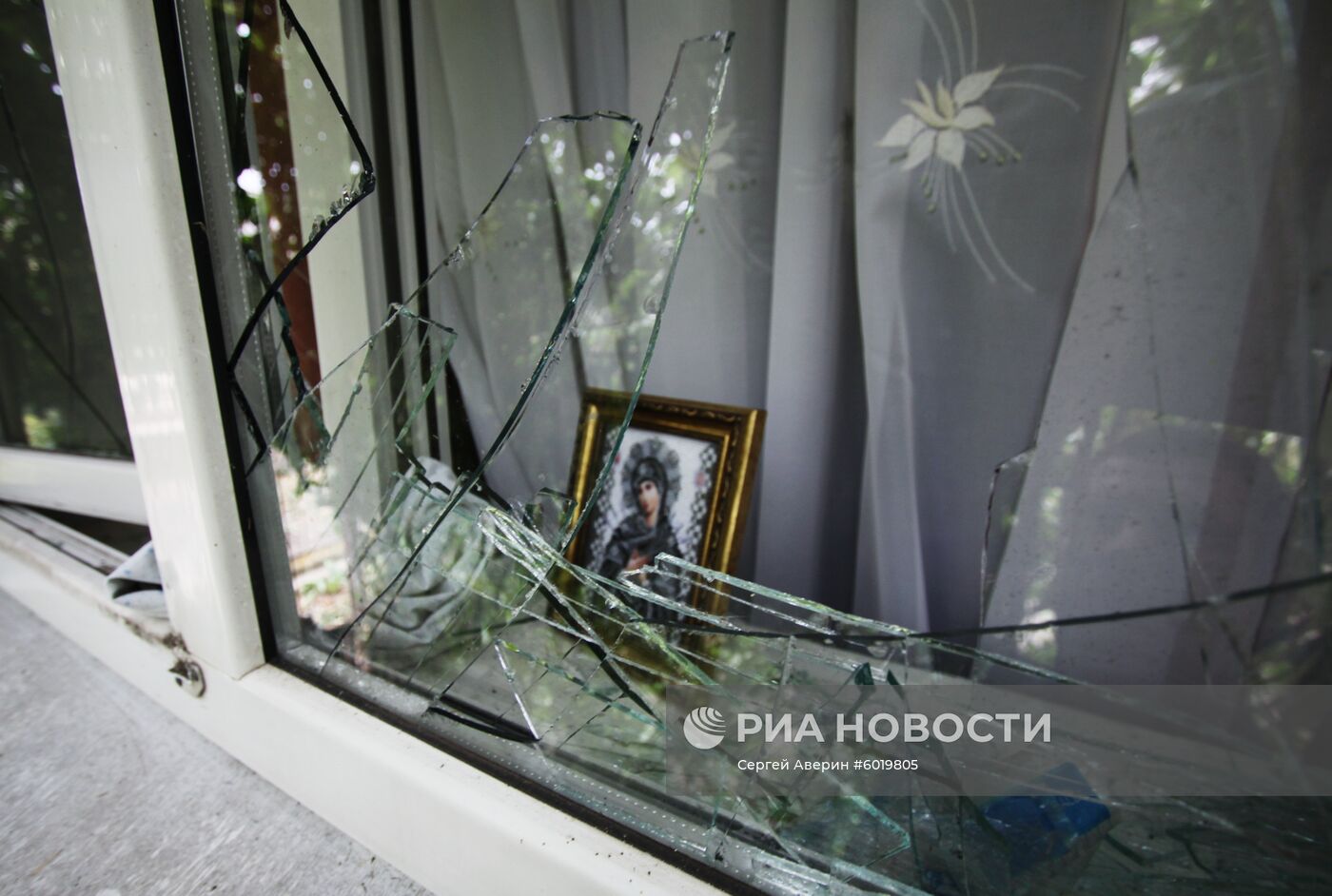 Последствия обстрела в Донецкой области