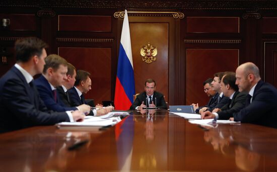 Премьер-министр РФ Д. Медведев провел совещание "Об отдельных вопросах развития "Почты России"