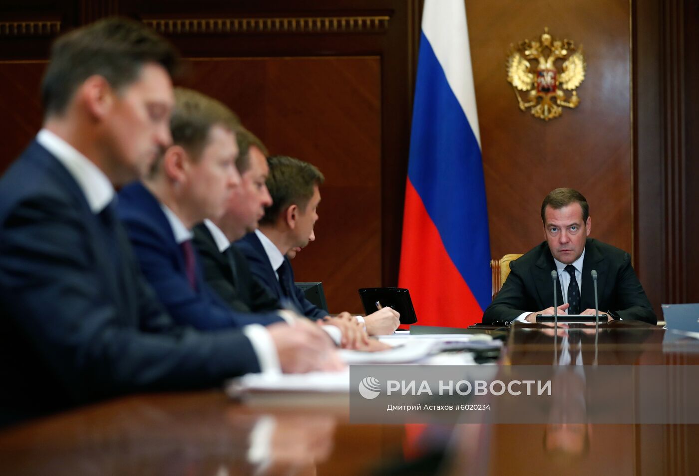 Премьер-министр РФ Д. Медведев провел совещание "Об отдельных вопросах развития "Почты России"