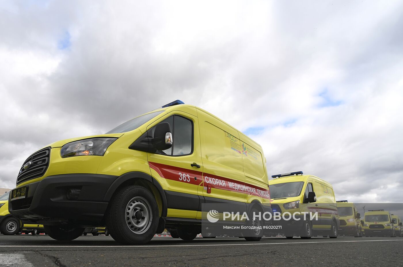 Вручение машин скорой помощи учреждениям здравоохранения Татарстана
