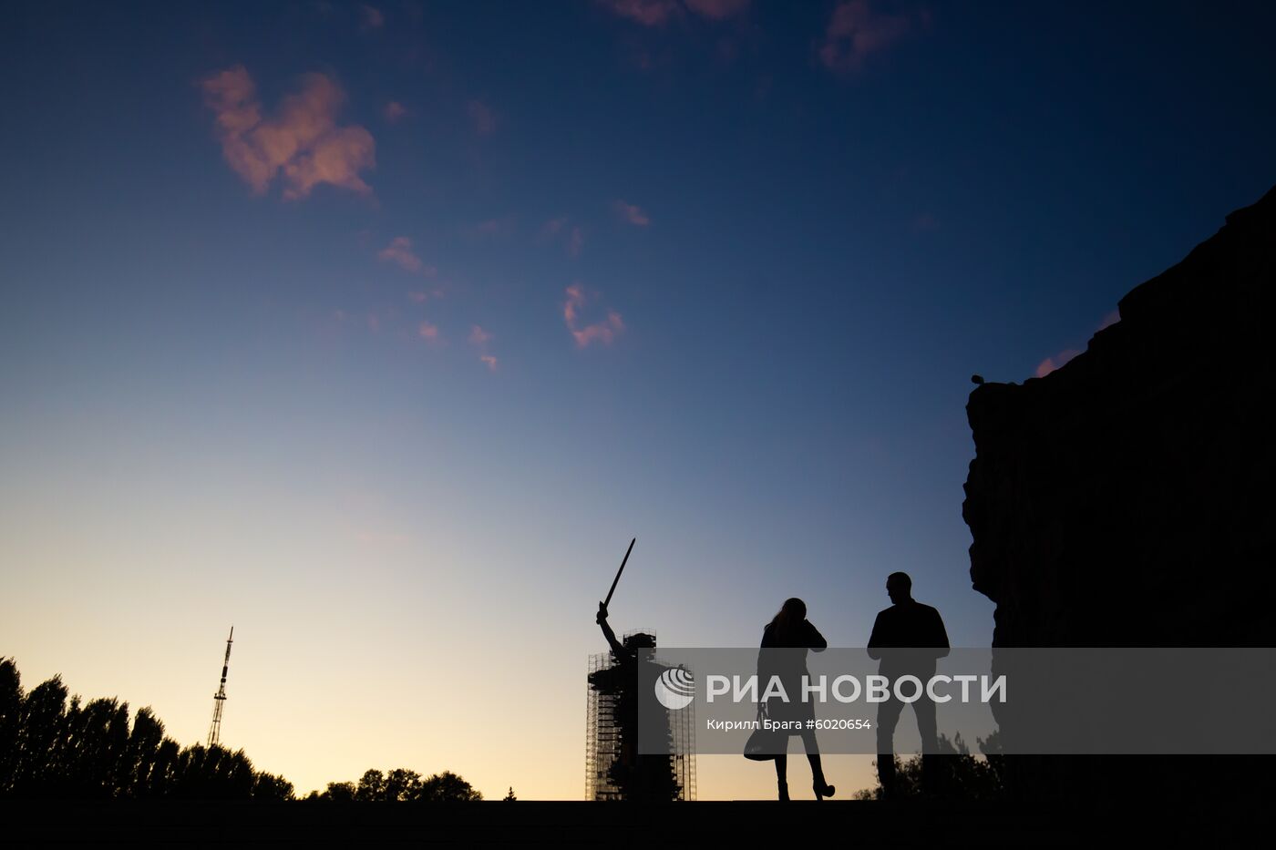 Реставрация монумента "Родина-мать зовет" в Волгограде