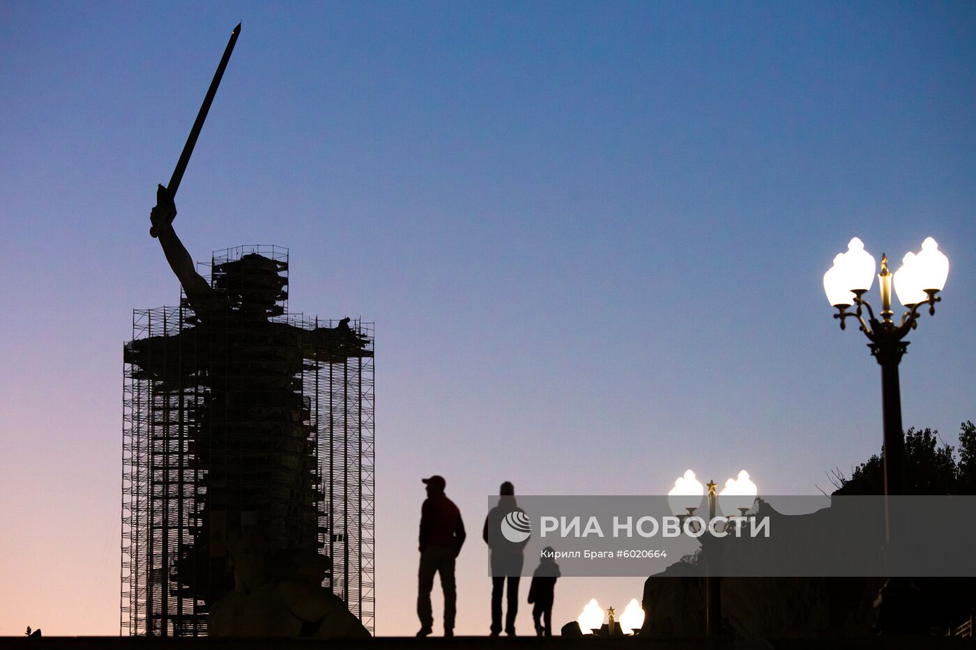 Реставрация монумента "Родина-мать зовет" в Волгограде