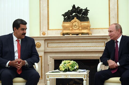 Встреча президента РФ В. Путина с  президентом Венесуэлы Н. Мадуро