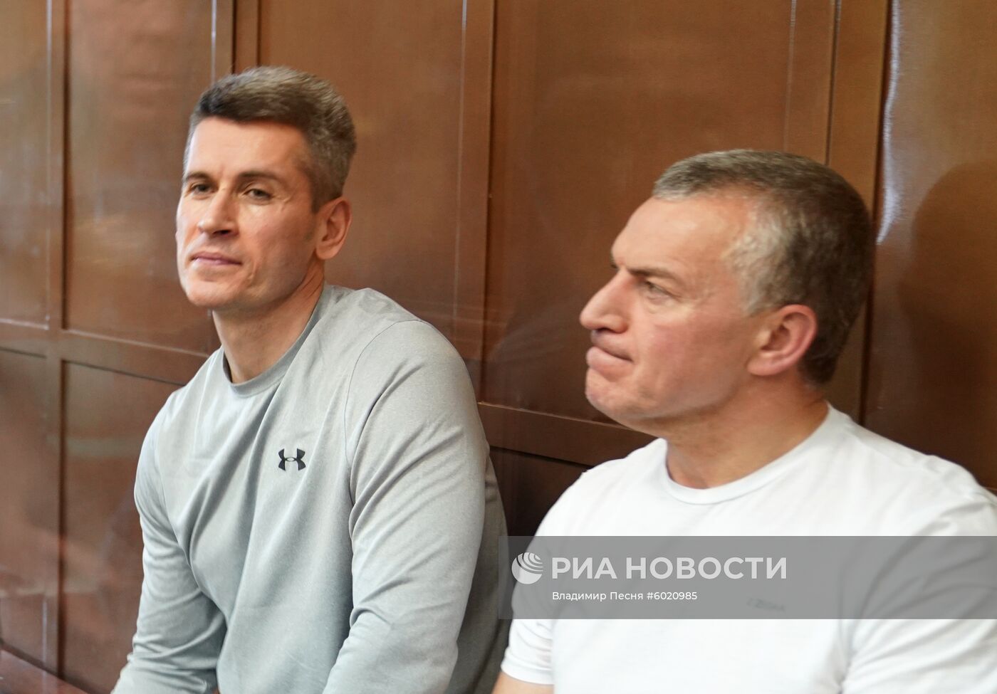 Рассмотрение ходатайства следствия о продлении ареста З. Магомедову и М. Магомедову