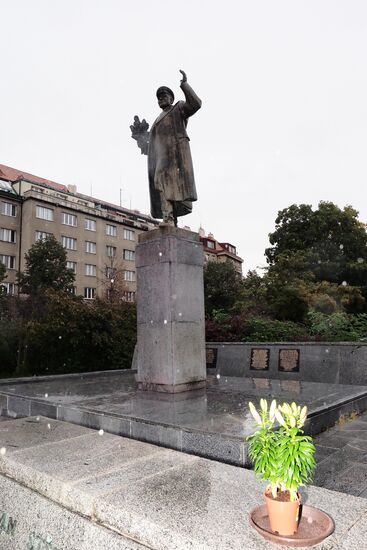 Памятник маршалу Коневу в Праге