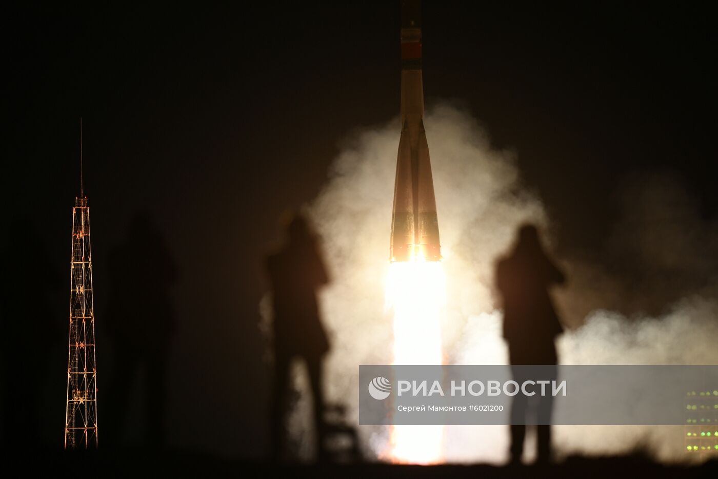 Пуск РН "Союз-ФГ" с ТПК "Союз МС-15"