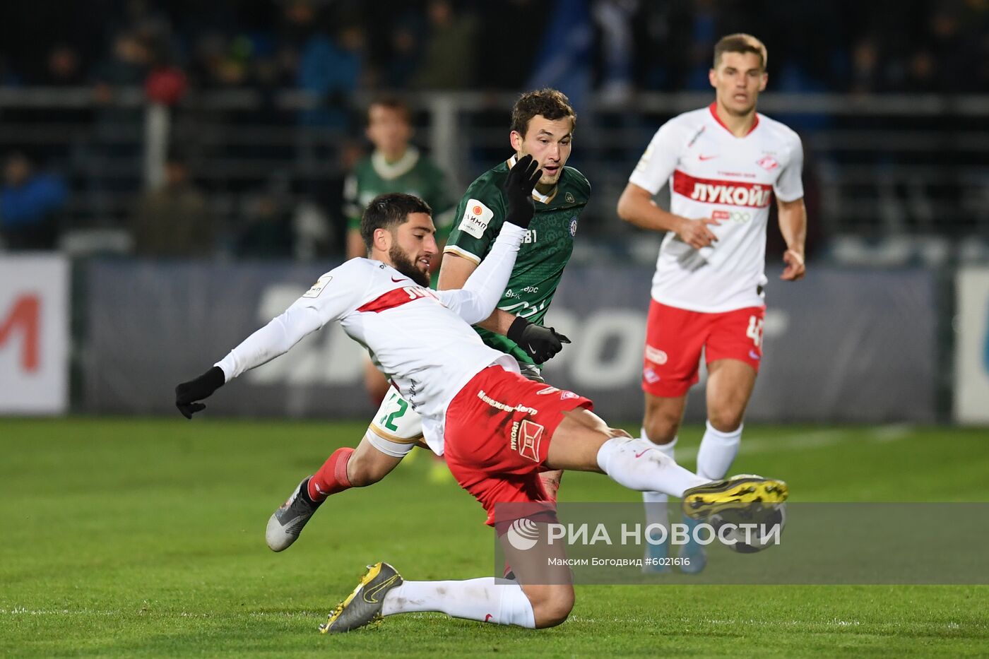 Футбол. Кубок России. Матч "КАМАЗ" - "Спартак"