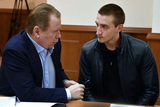 Рассмотрение жалобы на приговор актеру П. Устинову