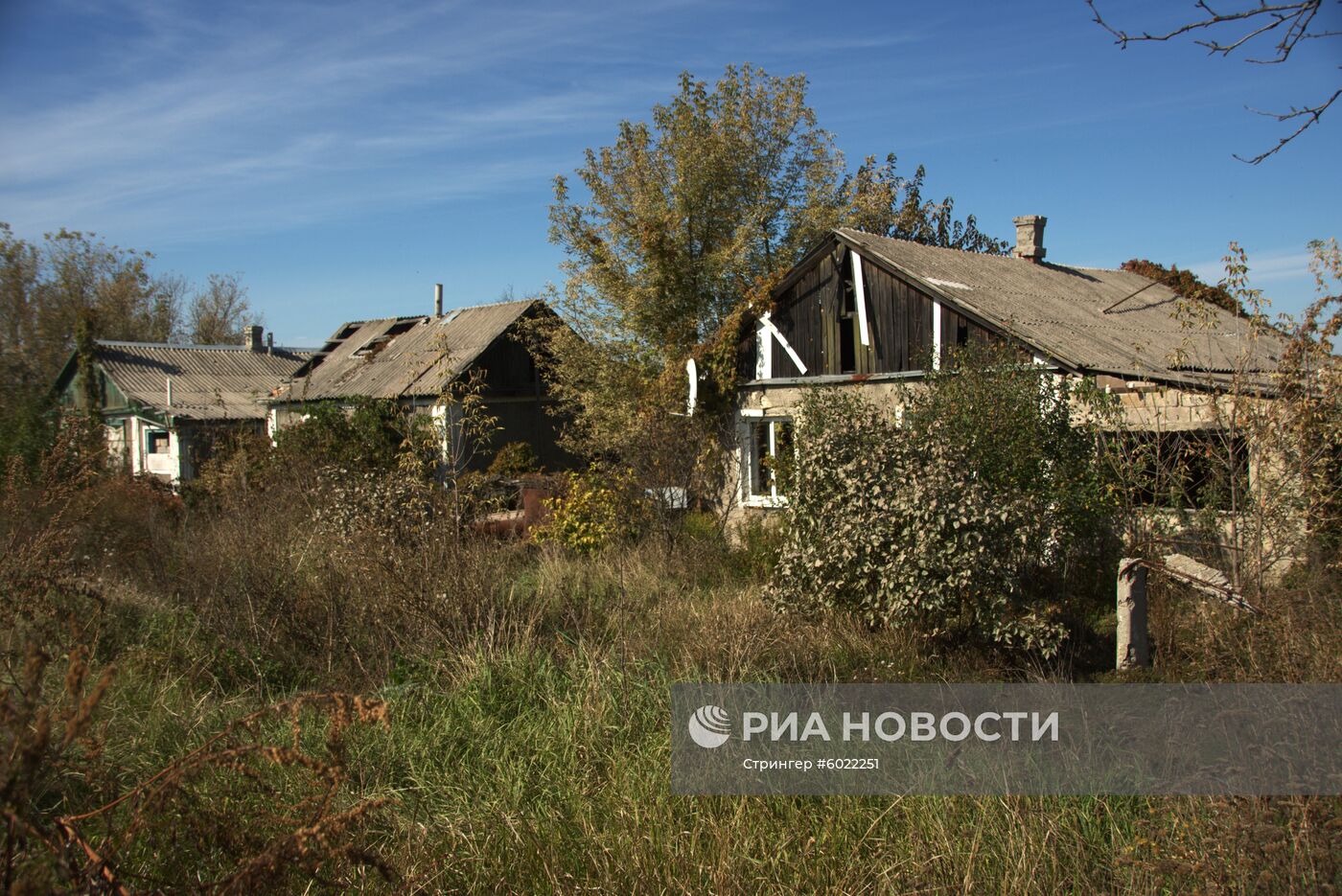 Поселок Сокольники на линии соприкосновения в Луганской области