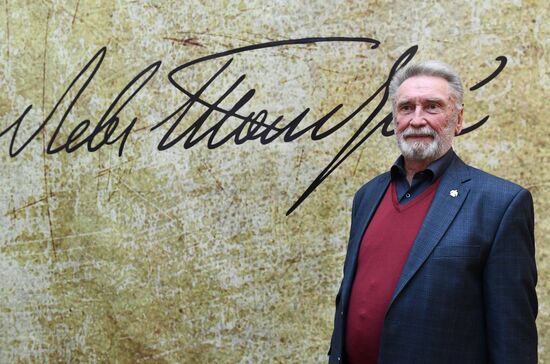 Открытие памятника писателю Льву Толстому