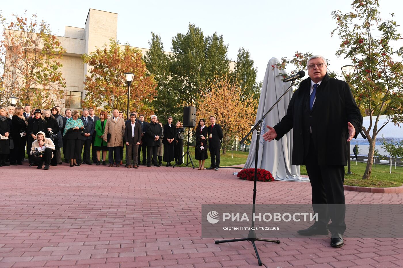 Открытие памятника писателю Льву Толстому