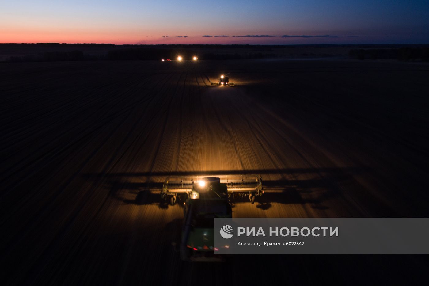 Уборка урожая зерновых в Новосибирской области