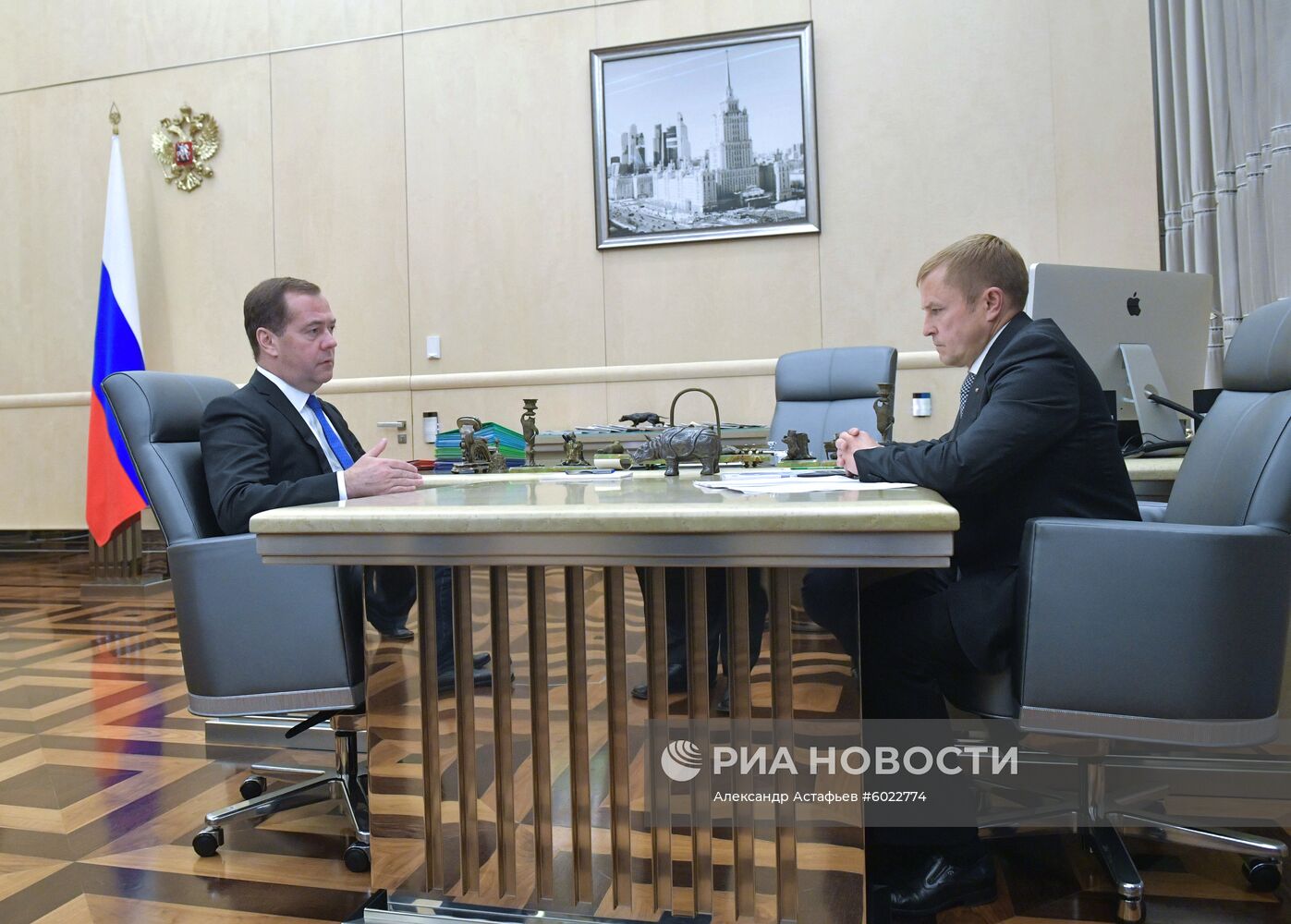 Премьер-министр РФ Д. Медведев встретился с президентом "Опоры России" А. Калининым