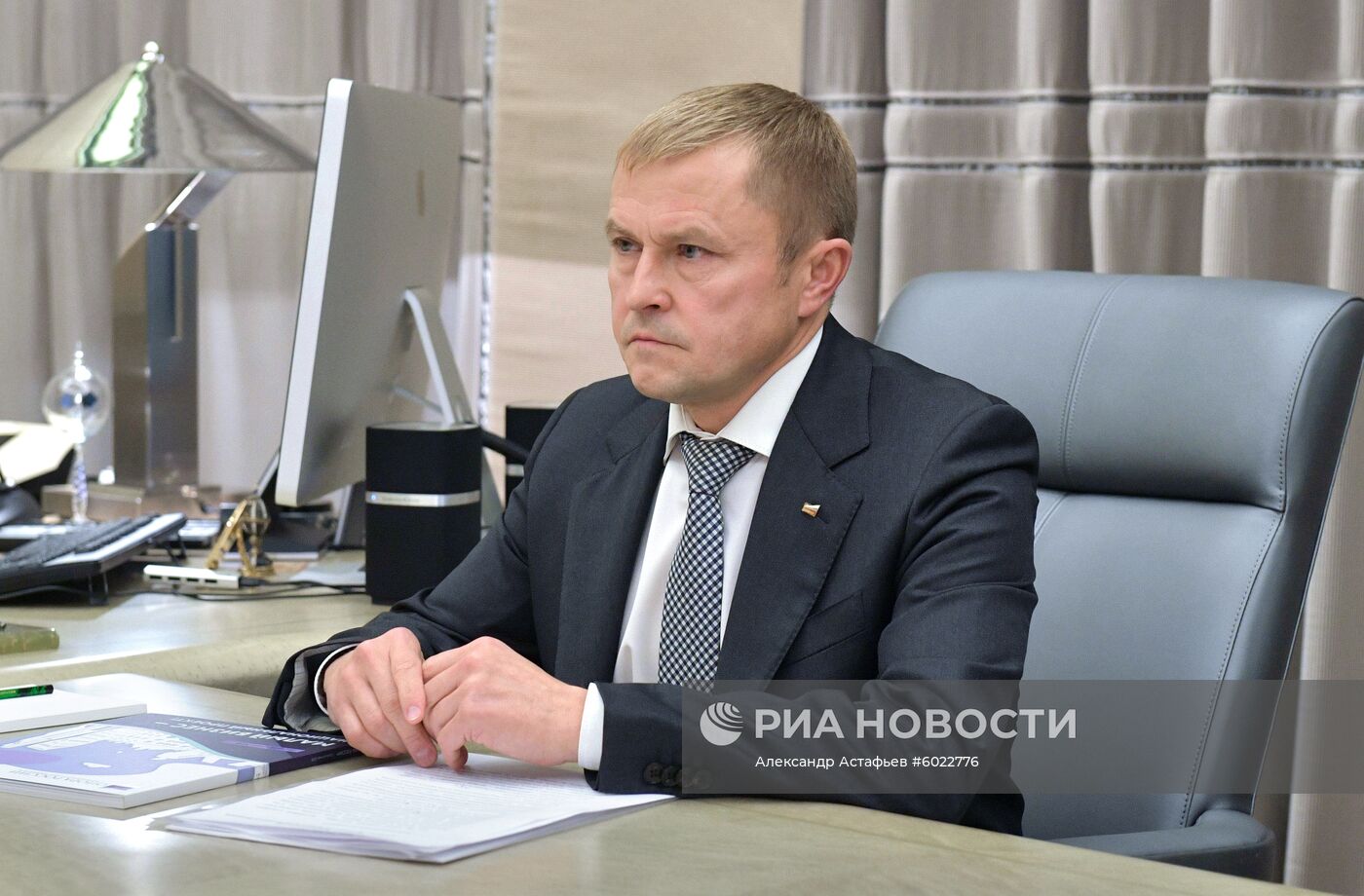 Премьер-министр РФ Д. Медведев встретился с президентом "Опоры России" А. Калининым