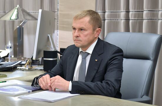 Премьер-министр РФ Д. Медведев встретился с президентом "Опоры России" А. Калининым