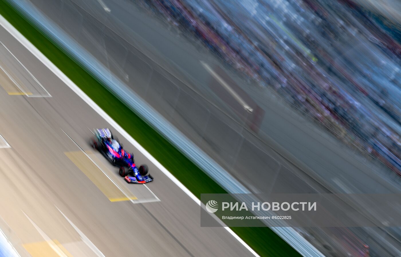 Автоспорт. Формула 1. Гран-при России. Свободные заезды. Первая сессия