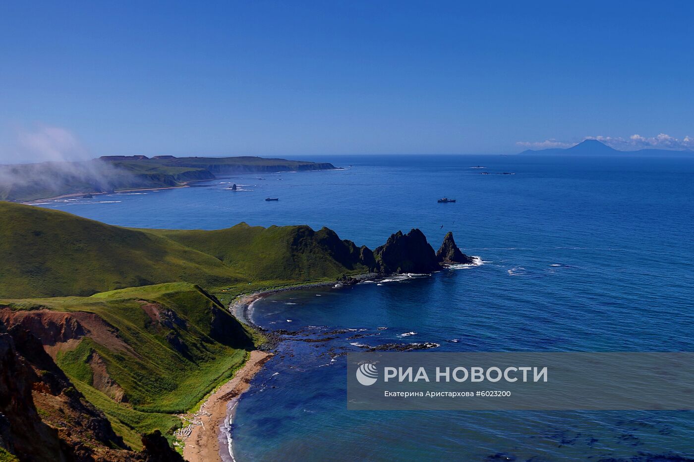 Курильские острова Уруп и Итуруп