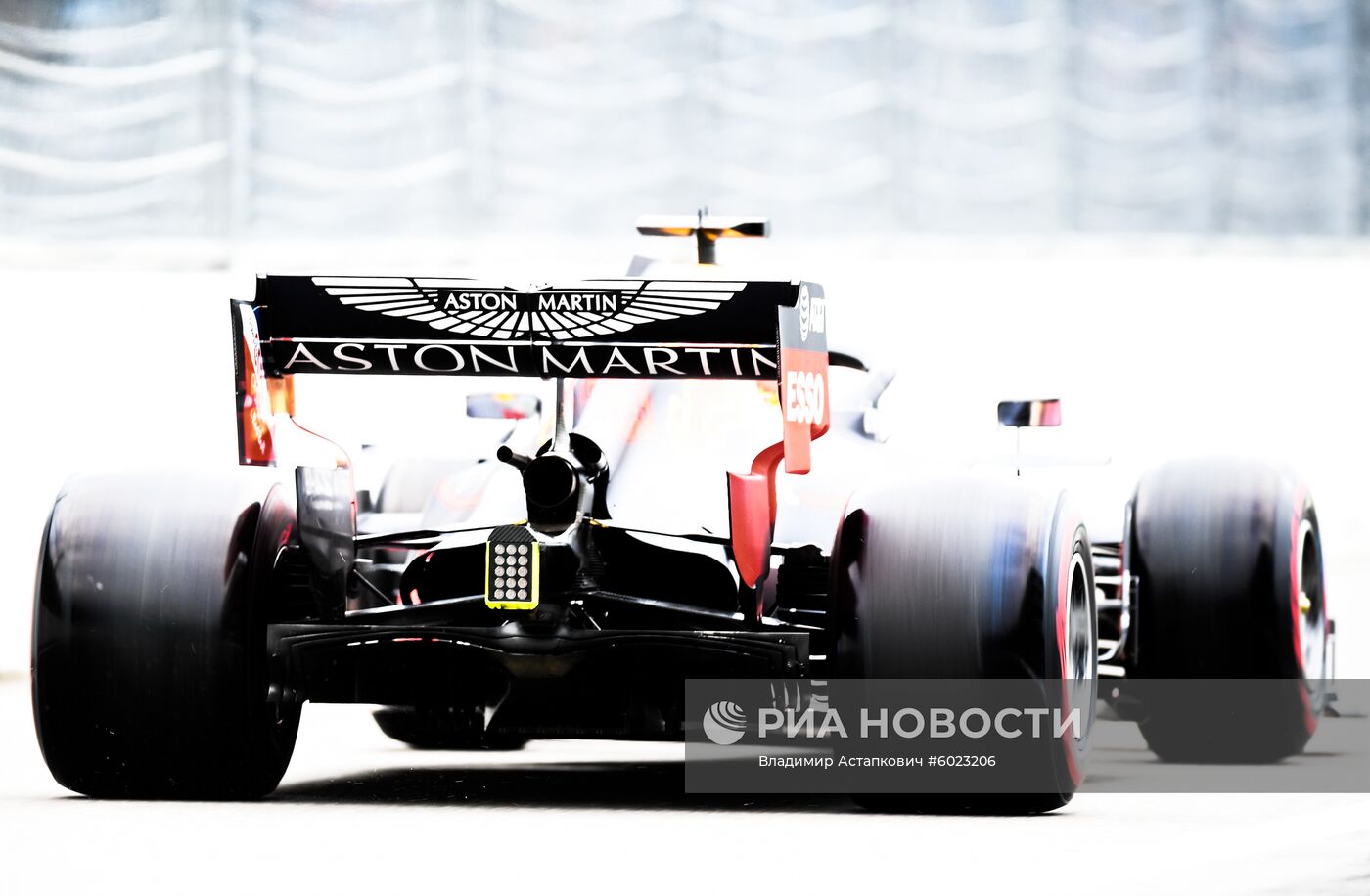 Автоспорт. Формула 1. ВТБ Гран-при России. Свободные заезды. Вторая сессия