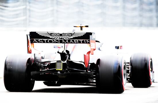 Автоспорт. Формула 1. ВТБ Гран-при России. Свободные заезды. Вторая сессия