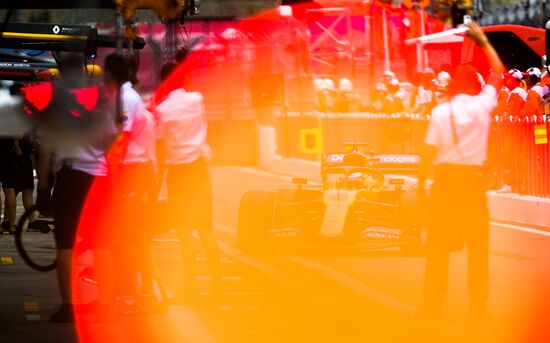 Автоспорт. Формула 1. ВТБ Гран-при России. Свободные заезды. Вторая сессия