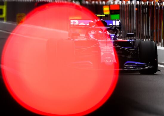 Автоспорт. Формула 1. ВТБ Гран-при России. Свободные заезды. Вторая сессия