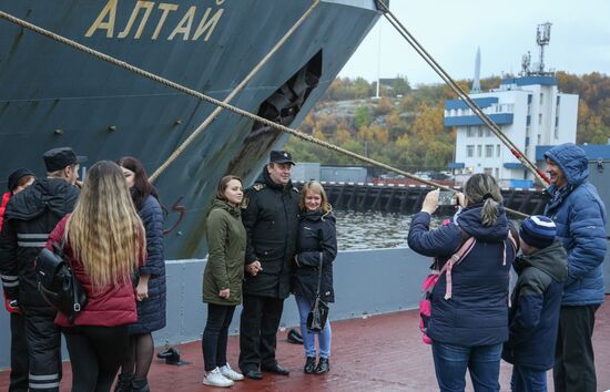 Возвращение буксира "Алтай" из экспедиции Северного флота РФ на Землю Франца-Иосифа