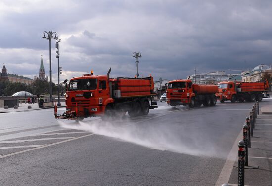 Промывка проезжей части дорог Москвы