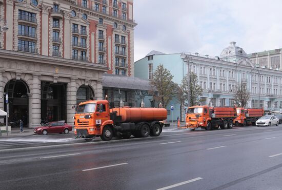 Промывка проезжей части дорог Москвы