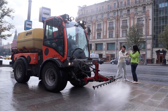 Промывка проезжей части дорог Москвы